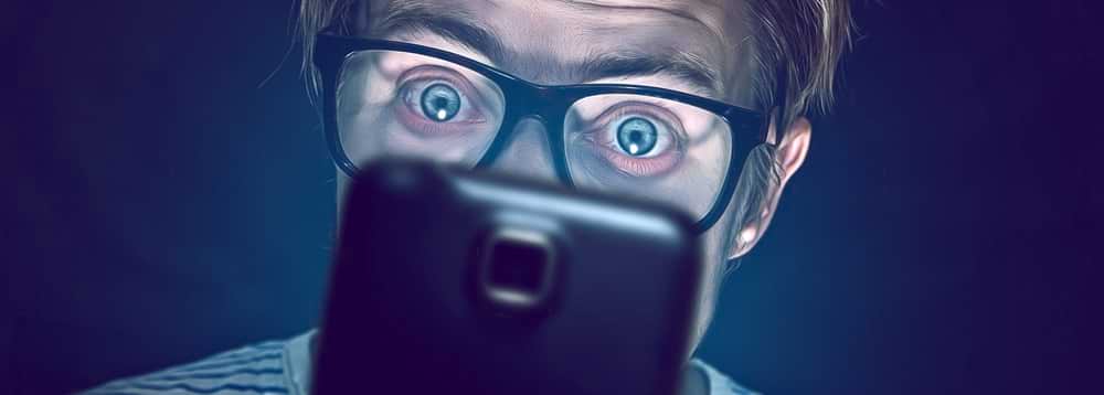 How to use a smartphone to avoid eye damage